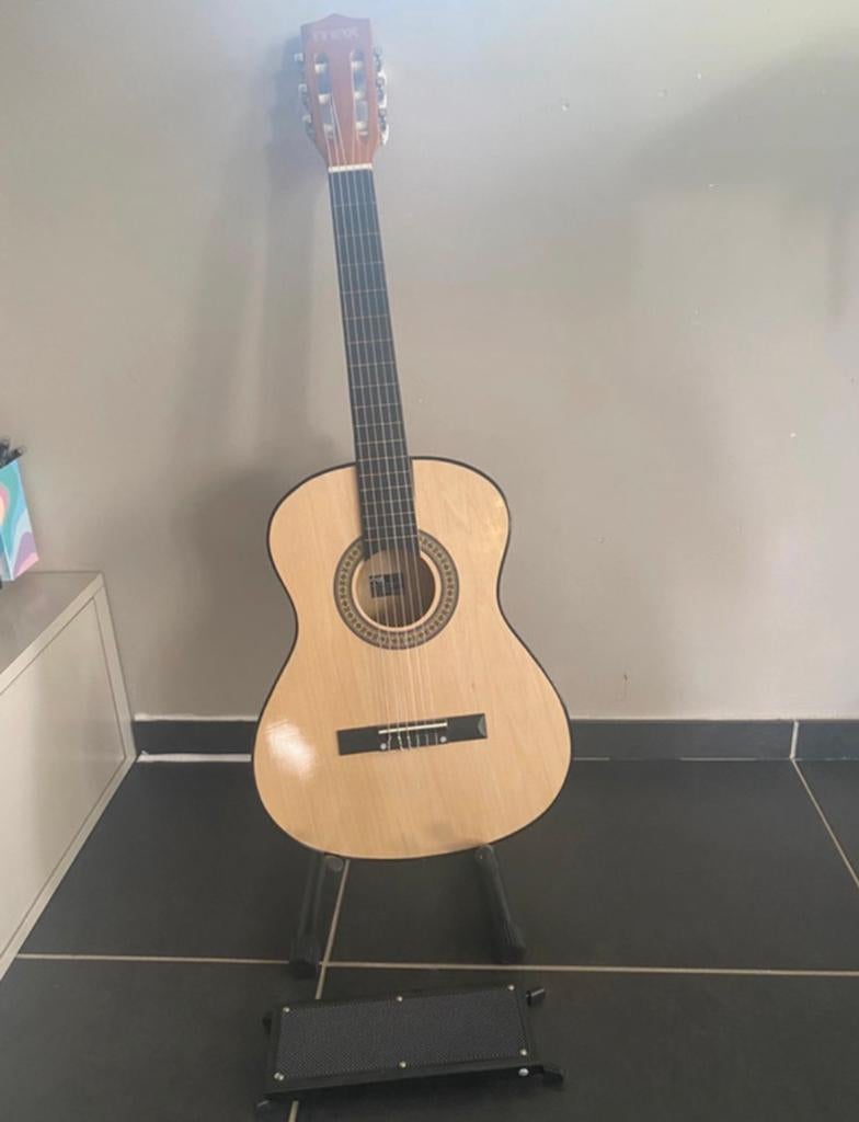 Prachtige nieuwe gitaar met hoes, Muziek en Instrumenten, Snaarinstrumenten | Gitaren | Akoestisch, Ophalen, Nieuw
