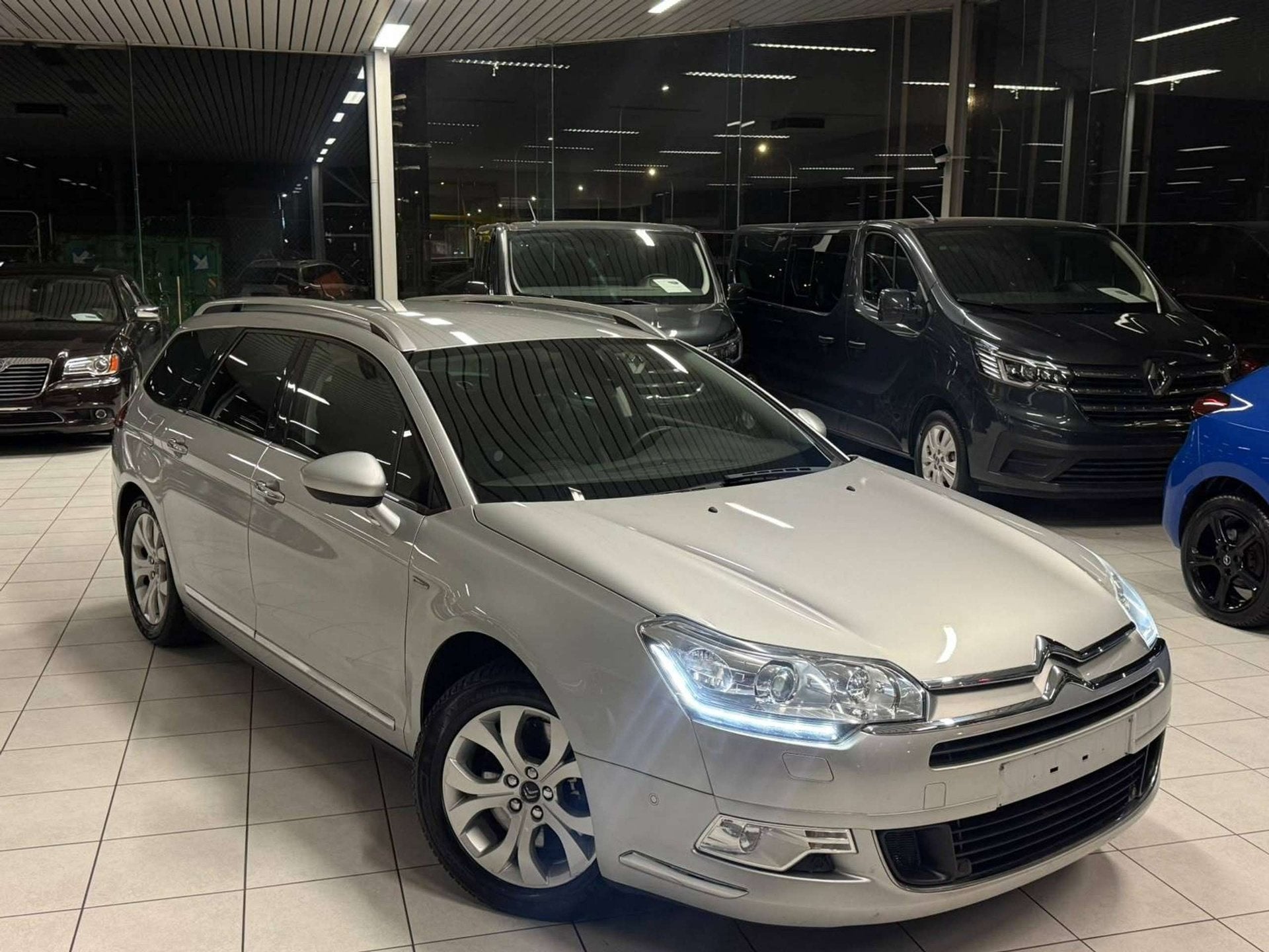 Citroen C5 Exclusive Tourer Auto. 2.0BlueHDi 133kW Euro 6b, Autos, Achat, Euro 6, Entreprise, https://public.car-pass.be/vhr/016e0099-bd8b-4cf2-9e25-37e66c0601a0