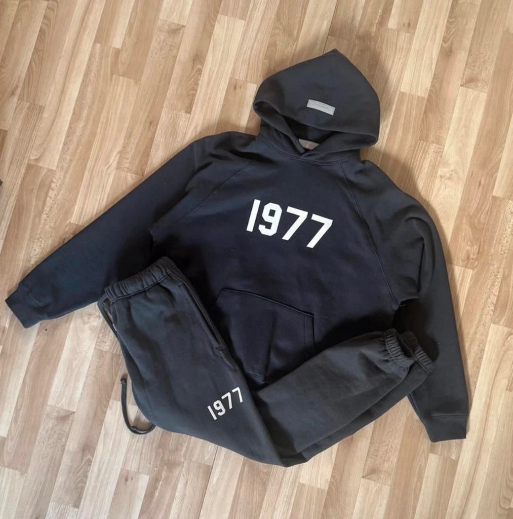 1977 pak essentials, Ophalen, Nieuw, Maat 48/50 (M)