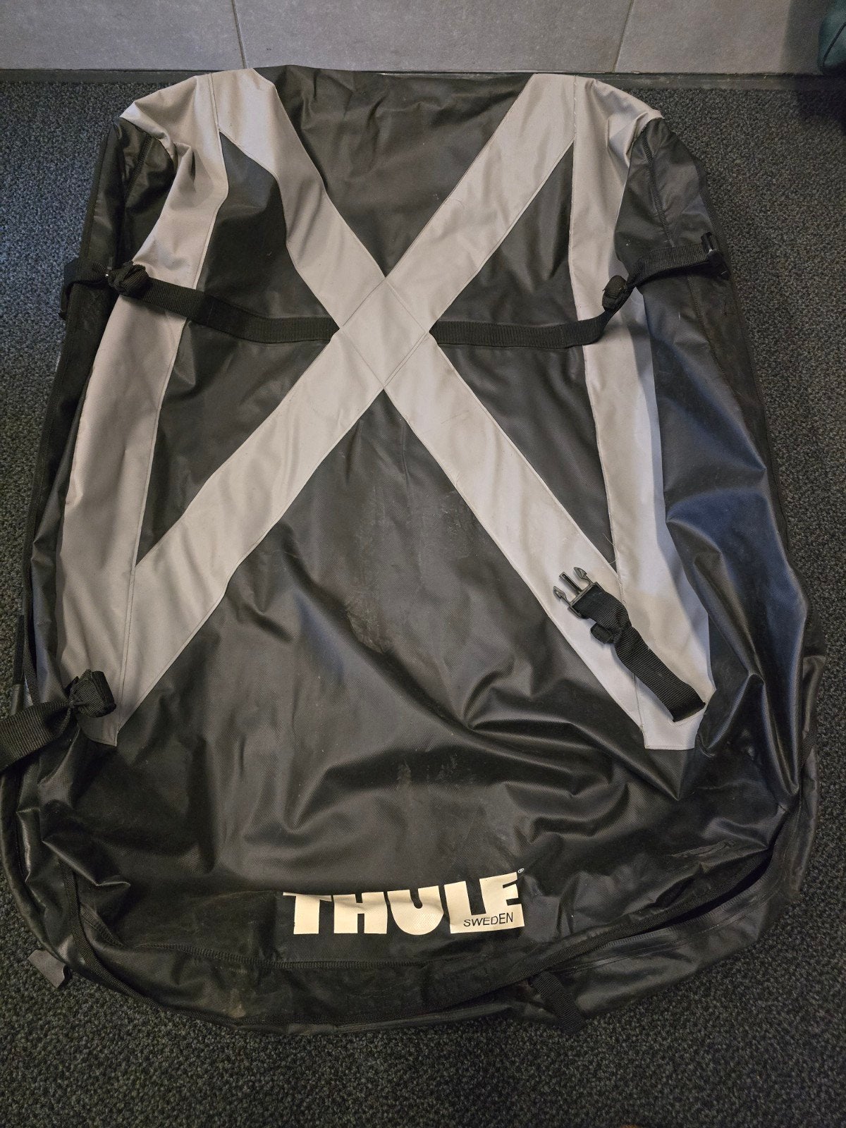 Thule Ranger 90 – Coffre de toit pliable, Enlèvement