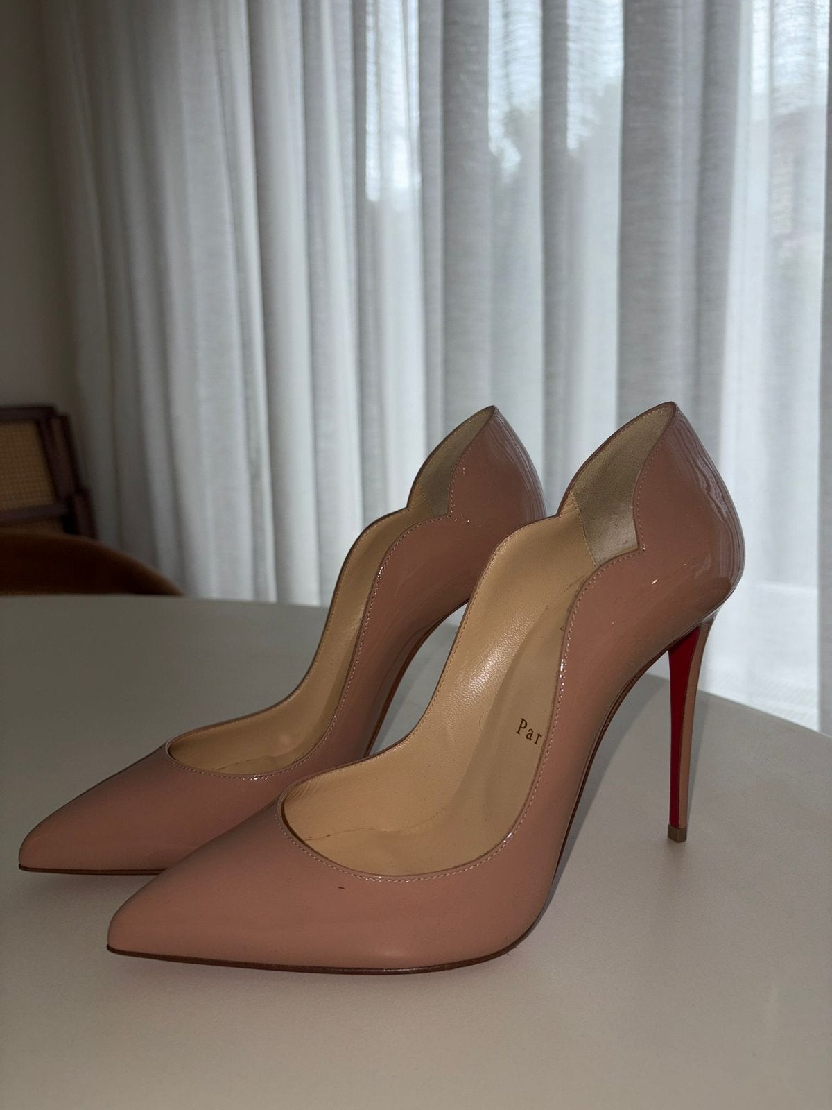 Christian Louboutin Hot Chick 100, Ophalen of Verzenden, Nieuw, Beige, Pumps