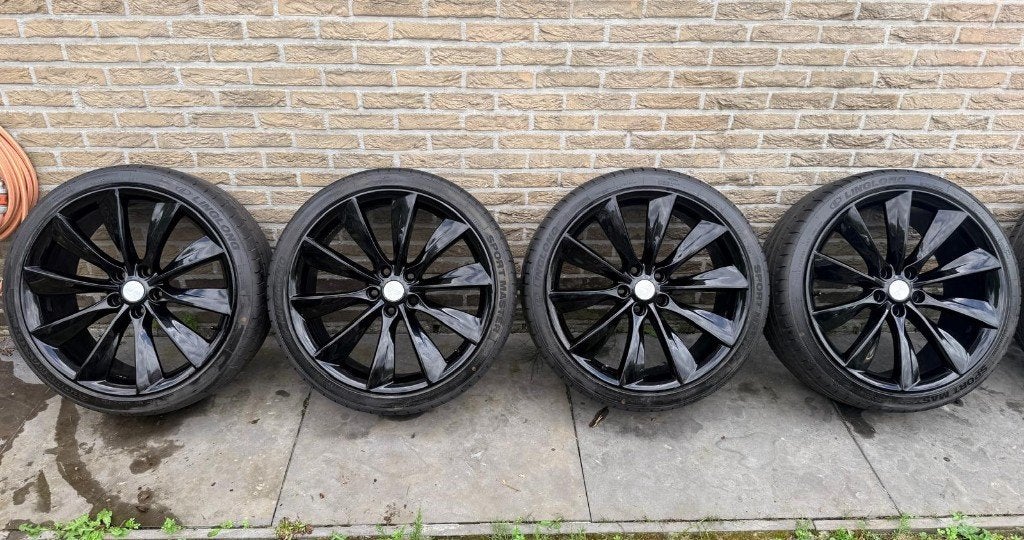 Tesla Model S 21" Turbine Velgen – zomerset in nieuwstaat, Auto-onderdelen, Ophalen, 245 mm, Nieuw, 21 inch