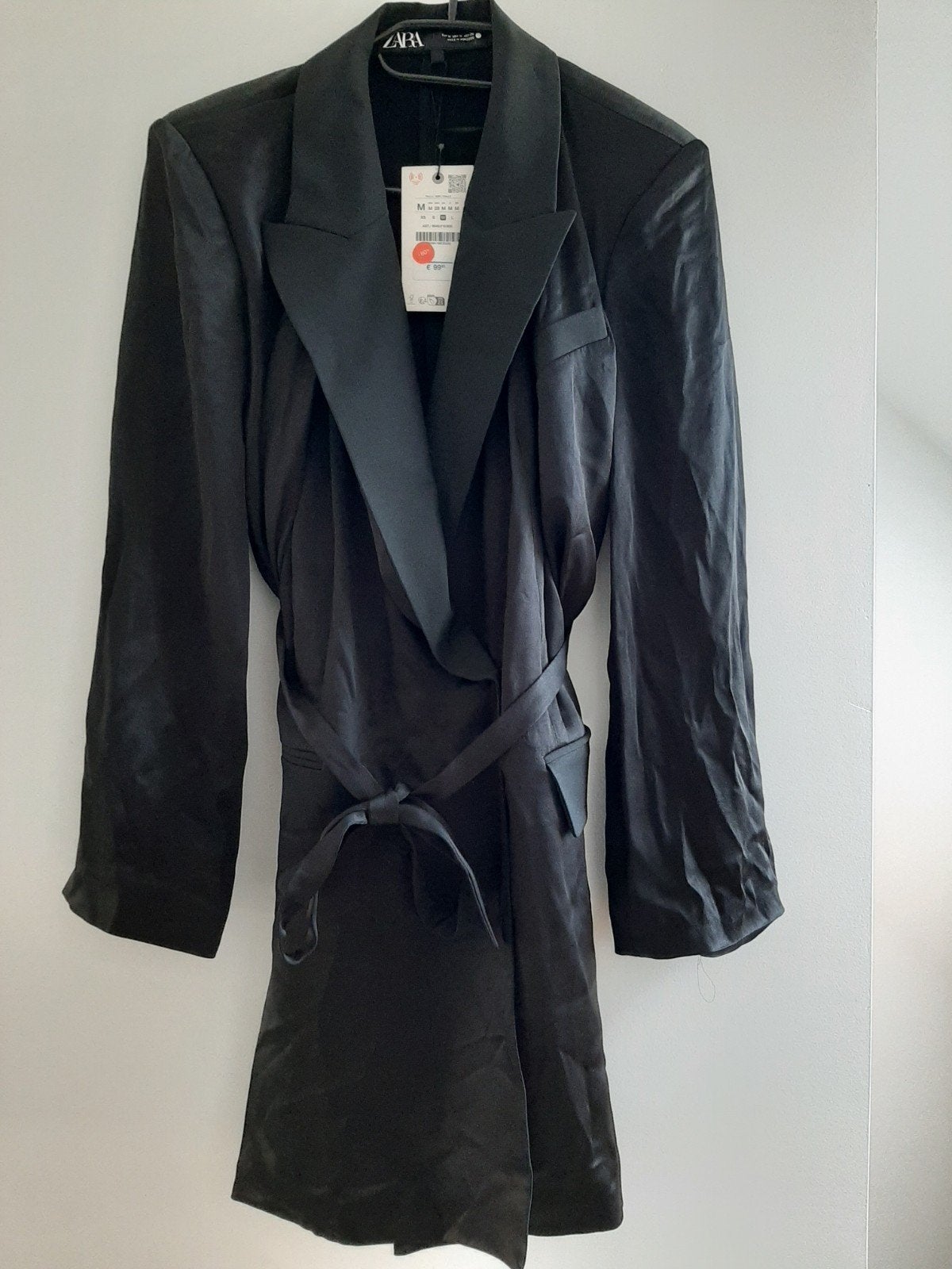 nouveau ! robe noire Zara M, Vêtements | Femmes, Robes, Neuf, Taille 38/40 (M), Enlèvement ou Envoi, Zara.
