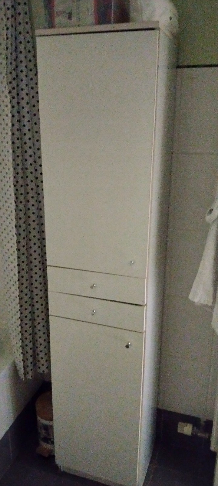 2 lange smalle badkamer of bergingkasten, Ophalen, Gebruikt