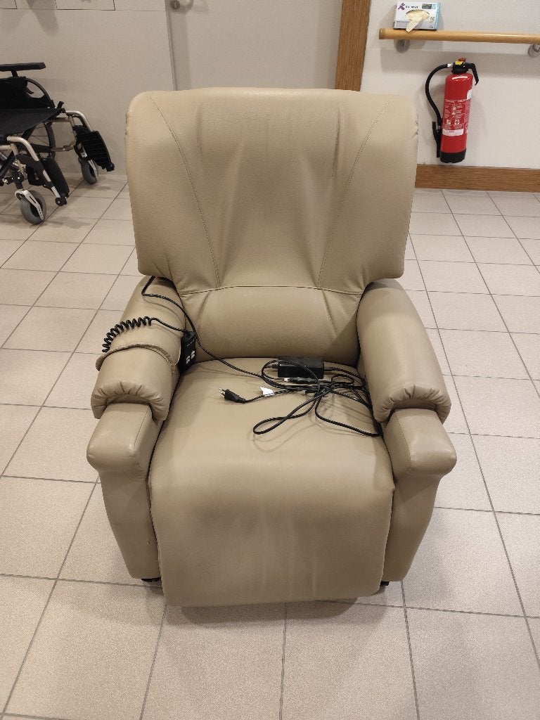 Revilax Relax zetel elektrisch, Ophalen, Leder, Gebruikt, Eenpersoons