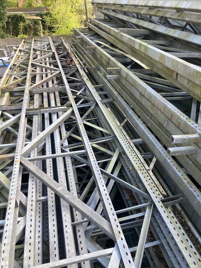 Spanten liggers voor een loots te zetten, Enlèvement, Métal