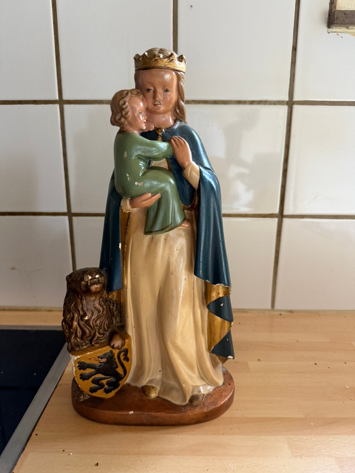 Gesigneerd Mariabeeld met Vlaamse Leeuw, Antiek en Kunst, Ophalen
