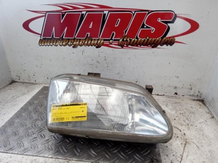 Koplamp rechts van een Renault Megane, Gebruikt, -, Renault, -