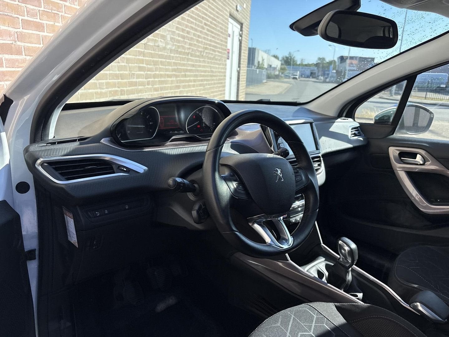 Peugeot 2008 1.2 PureTech Style | Pano | Cruise | Climate |, Parkeersensor, Wit, Handgeschakeld, SUV of Terreinwagen