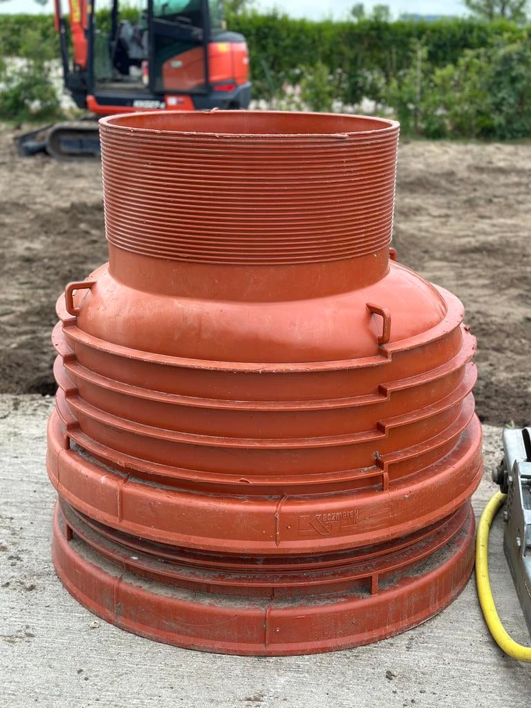 Bovenste stuk van een controle put, 80 mm ou plus, PVC, Enlèvement, Utilisé