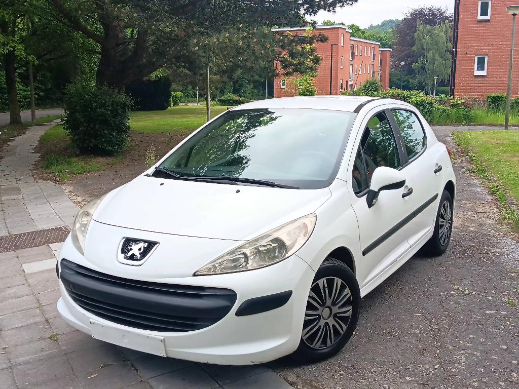 Peugeot 207 ( 1.4 HDI ) " 68 Ch " 2008 * Clim ! 221.000 km, Auto's, Peugeot, Stof, Zwart, Wit, Particulier