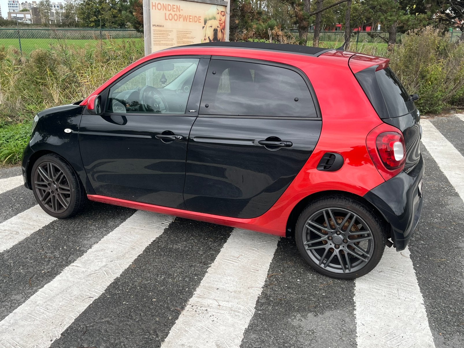 Smart four four Brabus look, Auto's, Euro 6, 4 cilinders, Zwart, Leder
