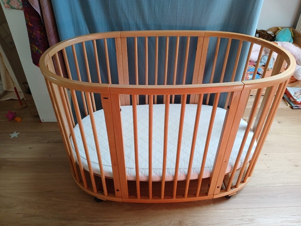 lit bébé-enfant évolutif STOKKE (0-3 ans), Matelas, Moins de 70 cm, Comme neuf, Enlèvement