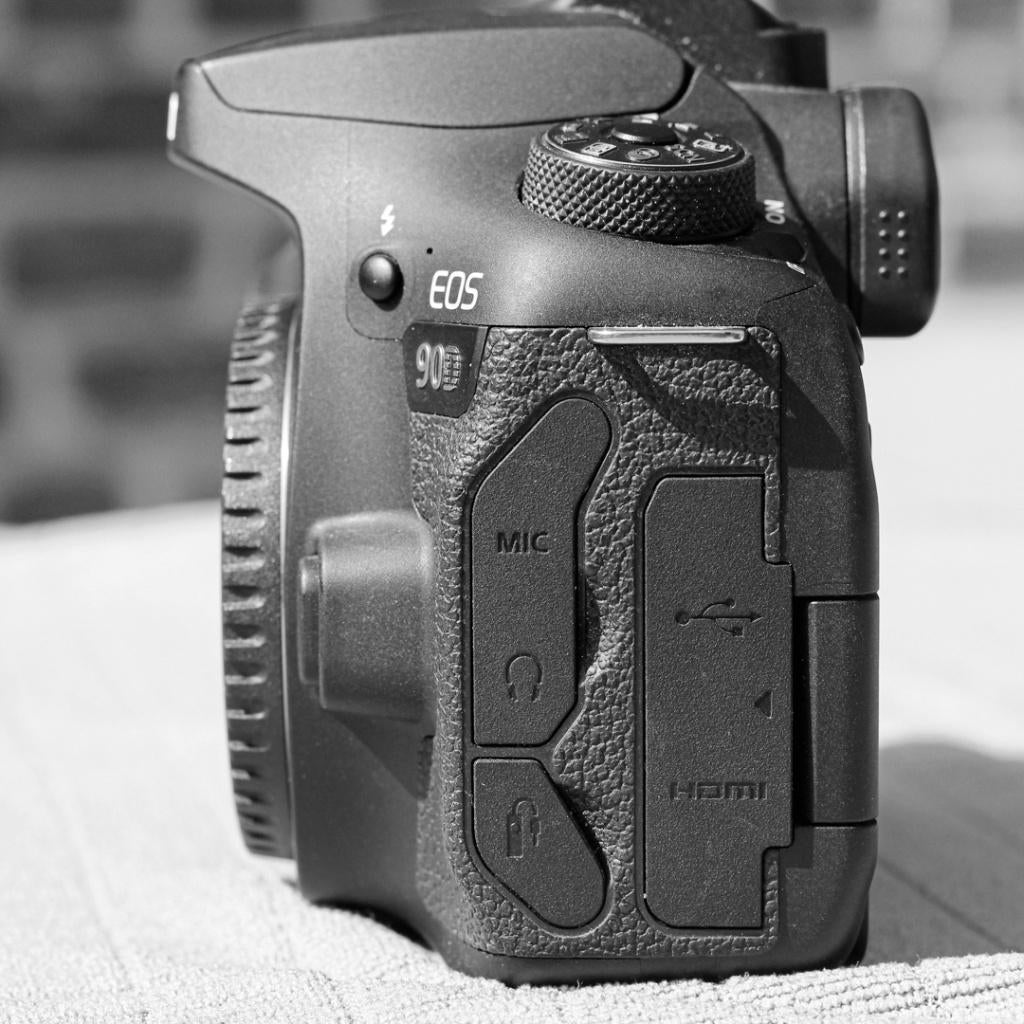 90D dernier reflex apsc canon ,4900clics, Canon, Comme neuf, Enlèvement, Reflex miroir