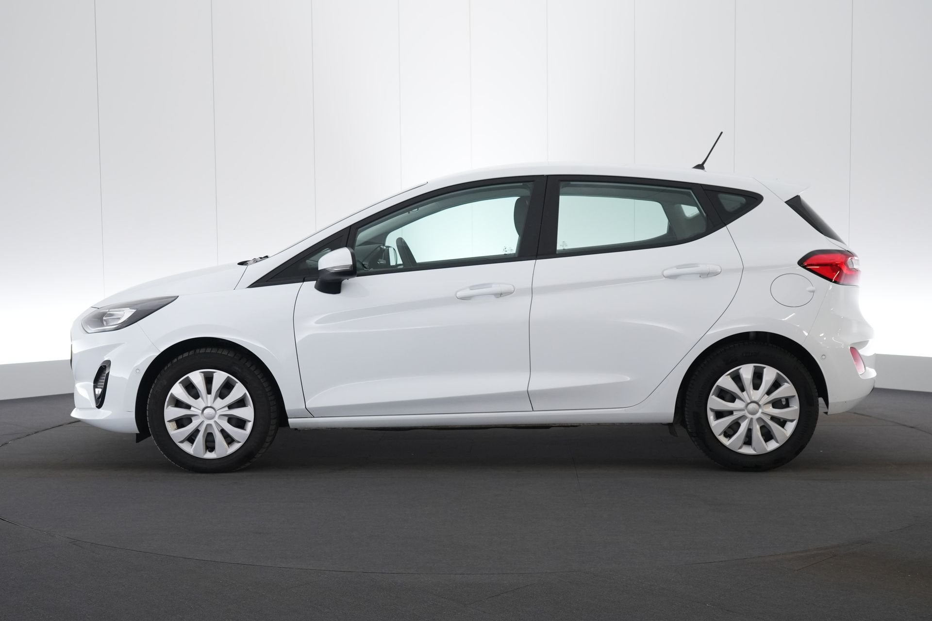 (2BWW895) FORD FIESTA, Voorwielaandrijving, Stof, Gebruikt, Euro 6