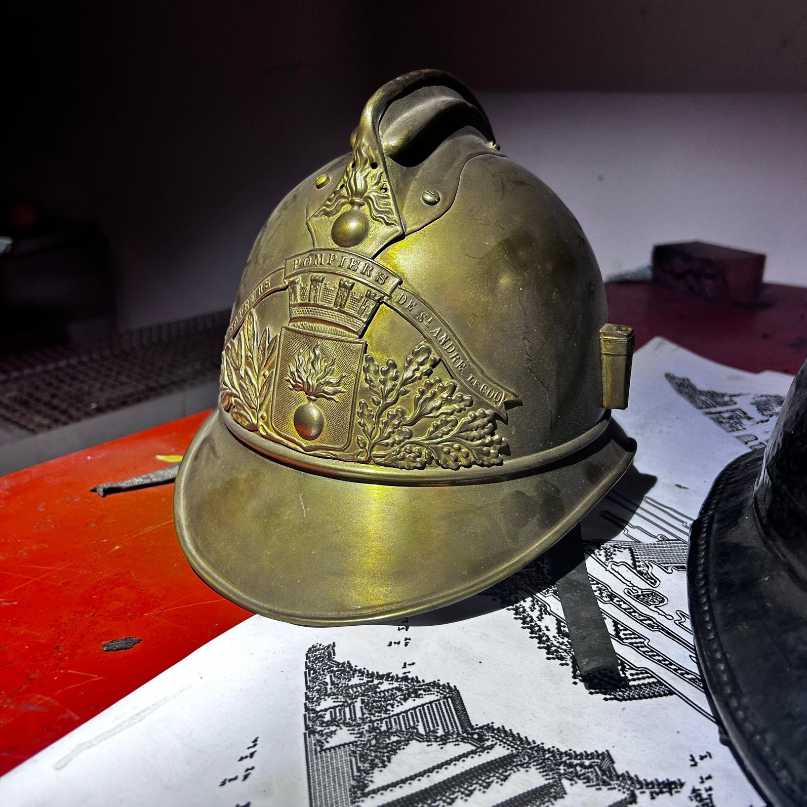 Casques anciens de sapeurs-pompiers/pompiers, Enlèvement, Autres