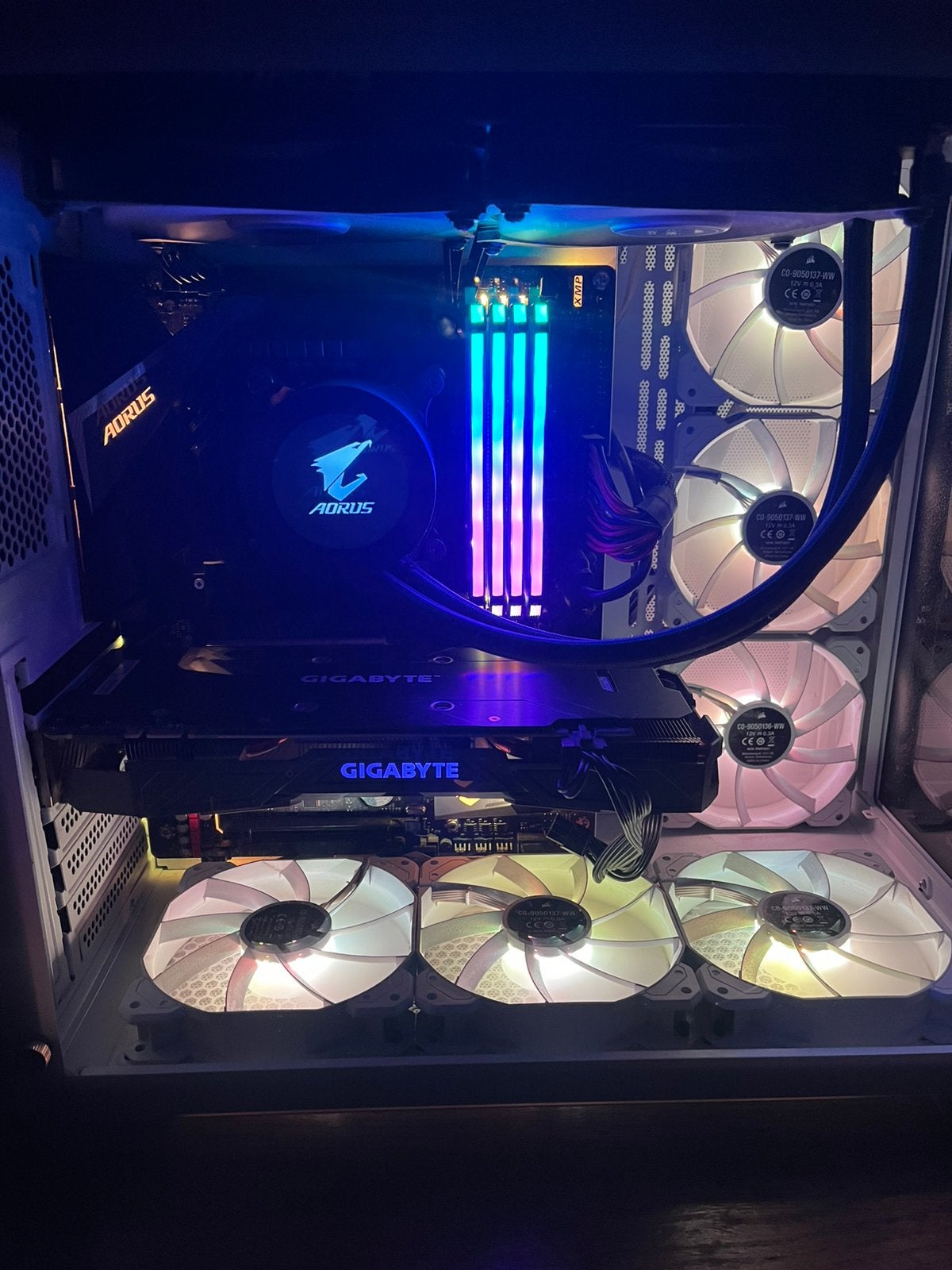 Pc gamer i7 9700k 1070 ti 32gb ram, Enlèvement, Comme neuf, SSD