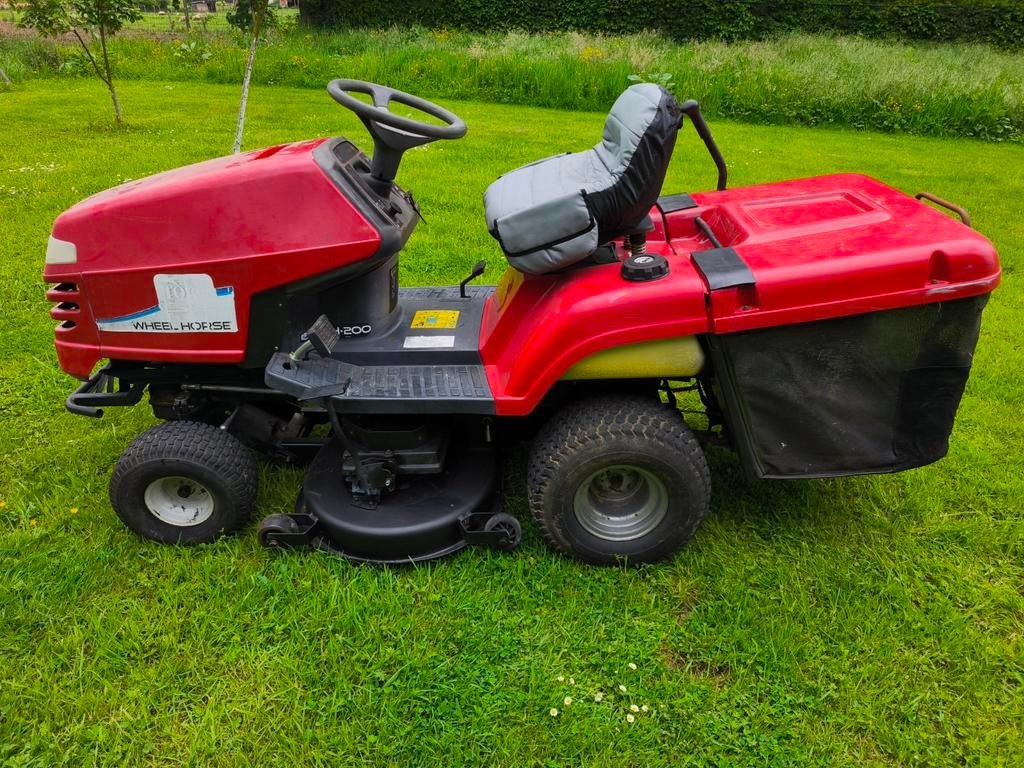 Tracteur tondeuse Toro DH200 Hydrostatique, Toro, Enlèvement, Utilisé, 90 à 120 cm