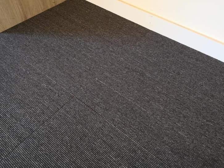 Carreaux de moquette noirs | Reste de la vente | Voir la, Maison & Meubles, Ameublement | Revêtements de sol, Dalles de Moquette