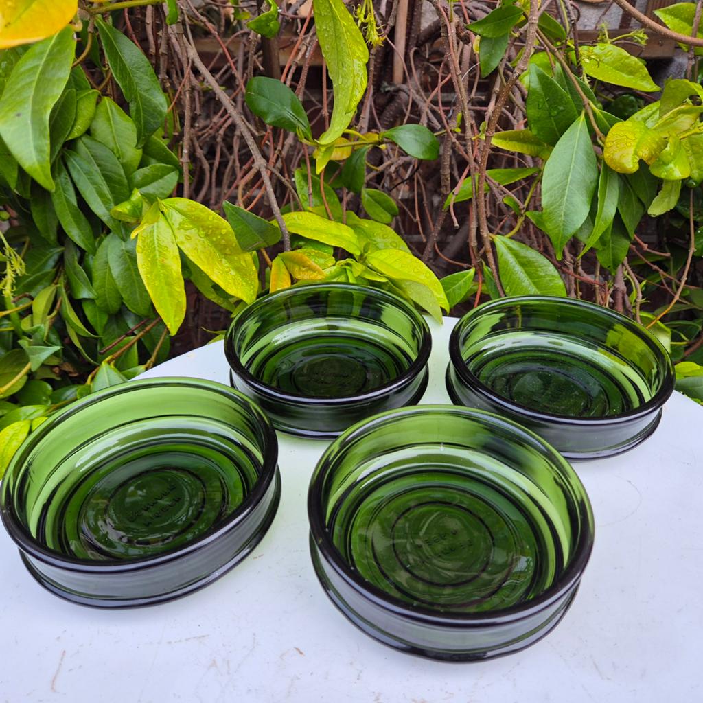 Nissen, Denmark groene glazen schaaltjes., Verzenden