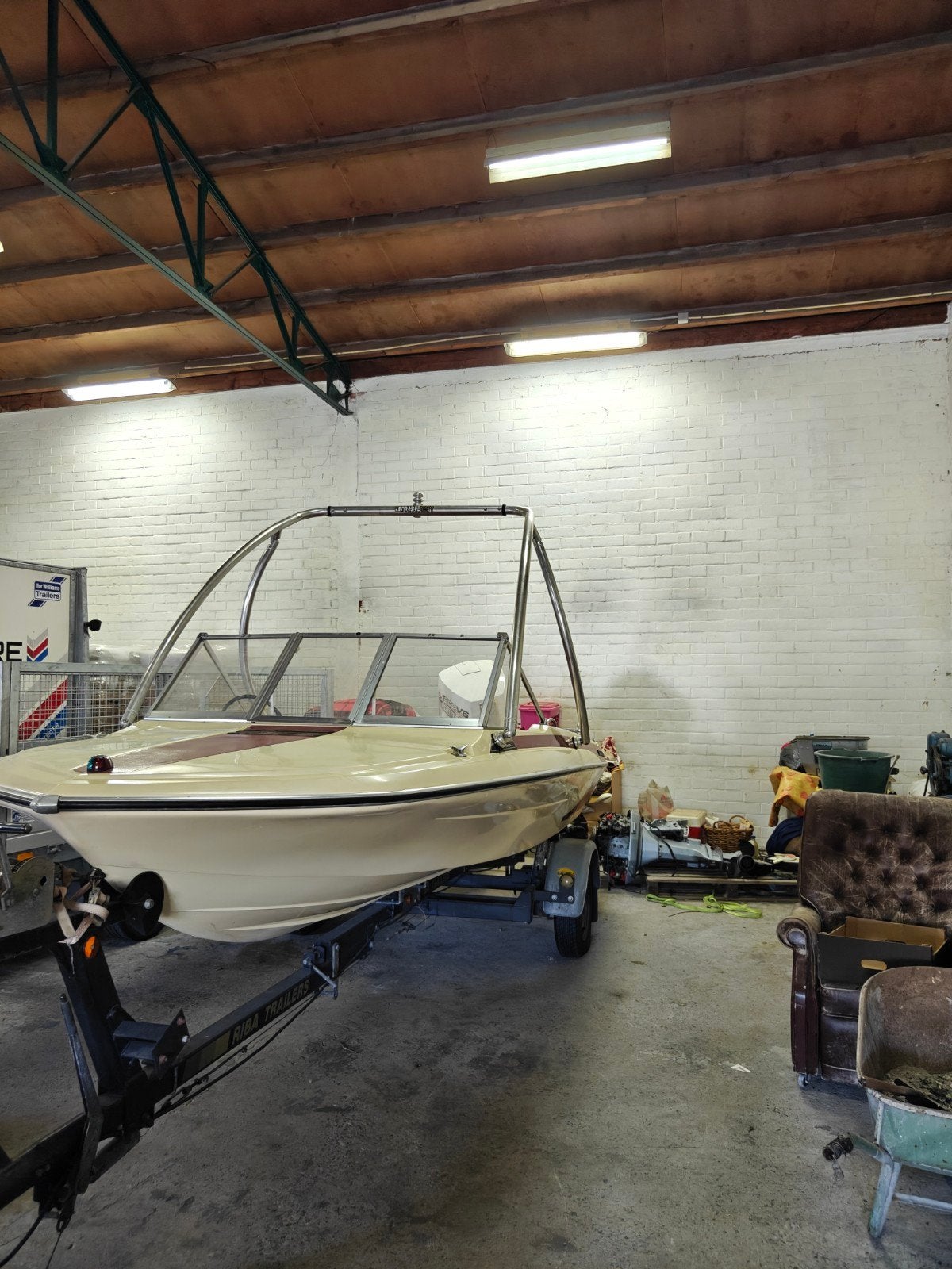 Bateau à moteur Glastron avec remorque Riba, Enlèvement