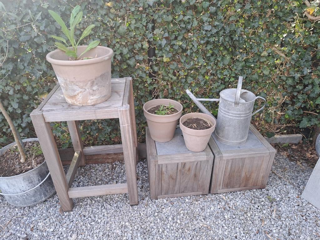 3 houten plantenstaanders met blauwsteen, Ophalen, Gebruikt