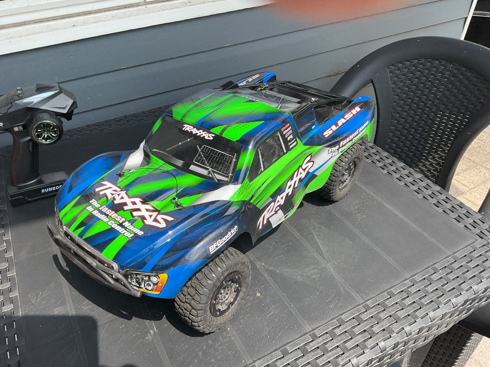 Traxxas slash 4x4, Hobby en Vrije tijd, Modelbouw | Radiografisch | Auto's, Elektro, Auto offroad, Ophalen of Verzenden, Zo goed als nieuw