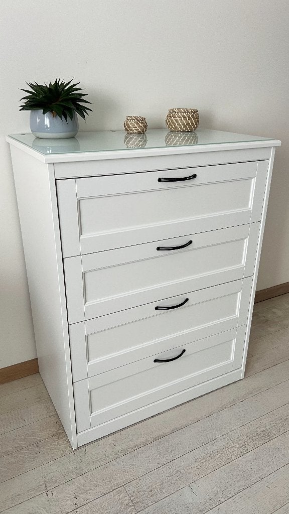 Witte IKEA SONGESAND ladekast + glazen blad, Huis en Inrichting, Ophalen, 100 tot 150 cm, 50 tot 100 cm, Zo goed als nieuw
