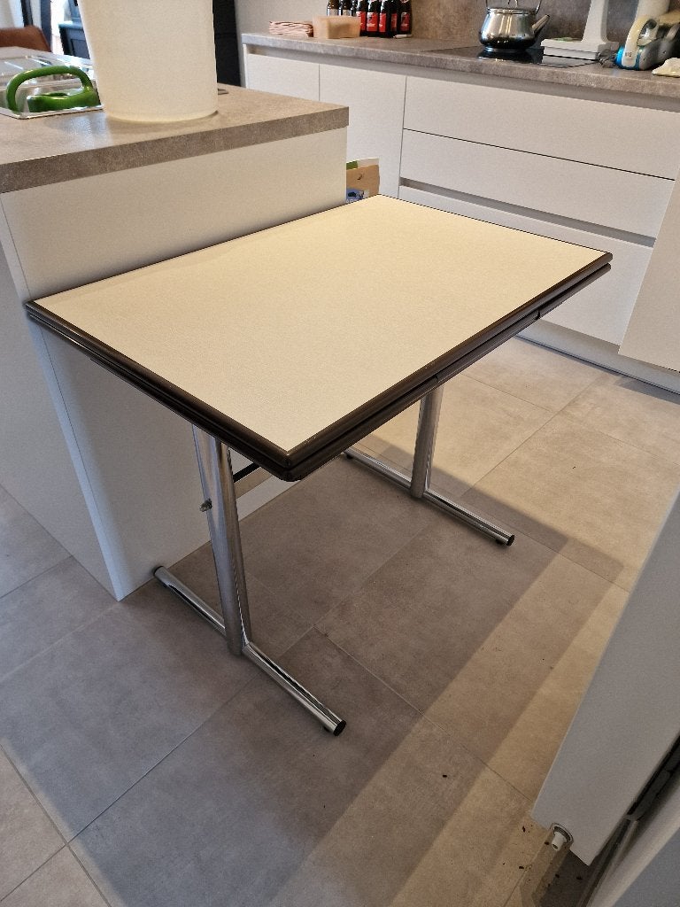 TABLE DE CUISINE EXTENSIBLE., Cinq personnes ou plus, Synthétique, Comme neuf, Enlèvement