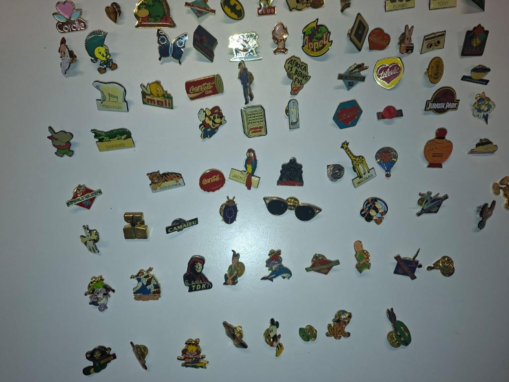 épingle, Collections, Broches, Pins & Badges, Comme neuf, Insigne ou Pin's, Figurine, Enlèvement ou Envoi