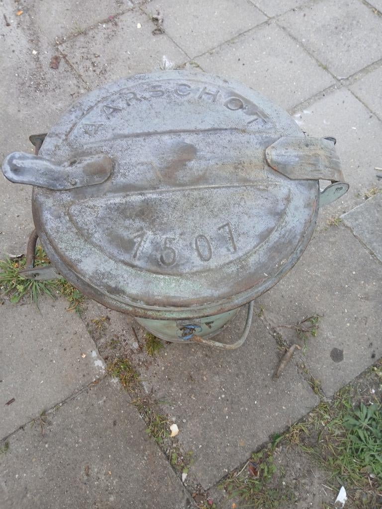 Oude zinken vuilbak aarschot, Tuin en Terras, Ophalen