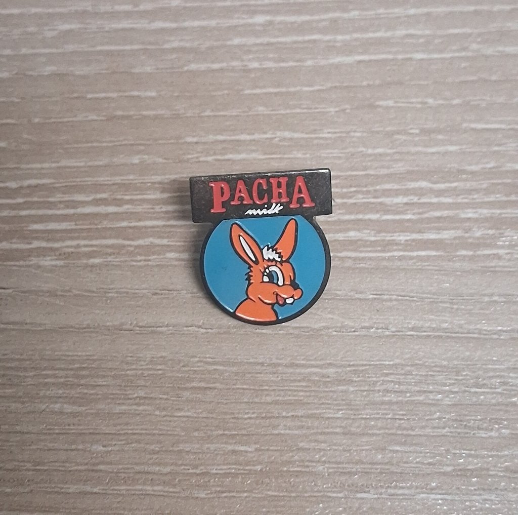 PIN - PACHA MILK - MELK - LAIT - KONIJN - LAPIN, Collections, Envoi, Utilisé, Marque, Insigne ou Pin's