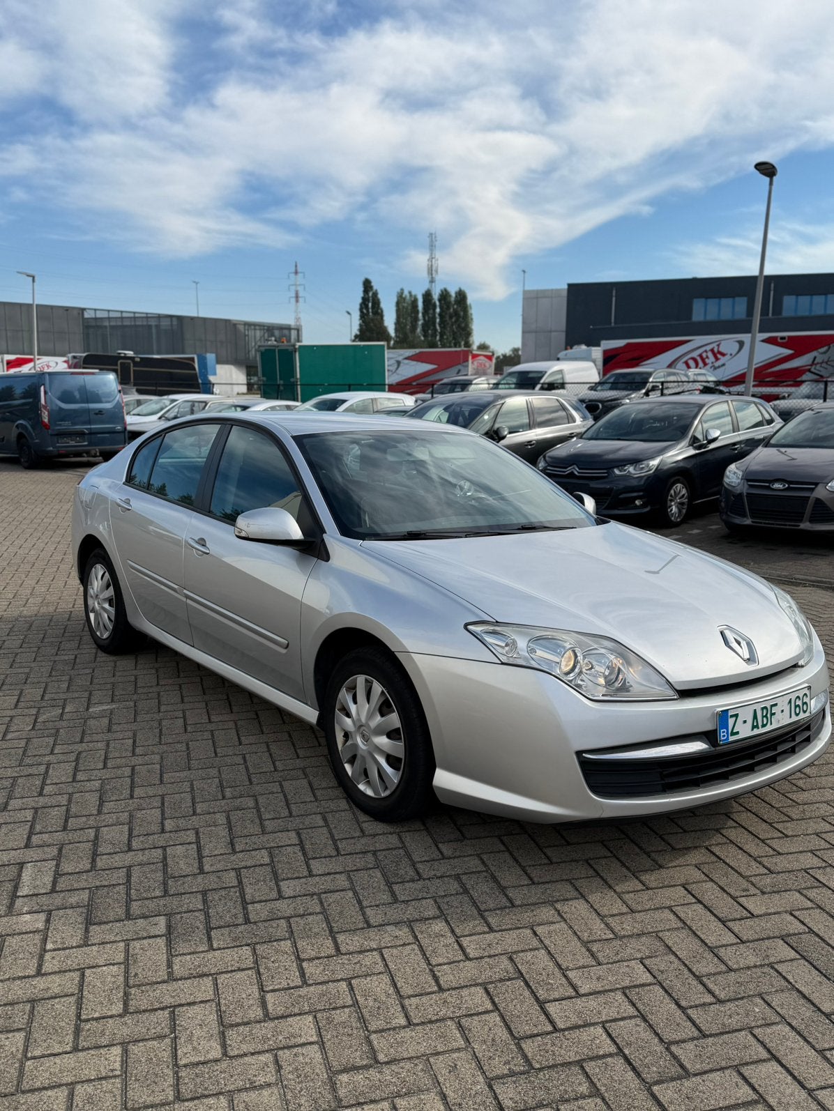 Renault Laguna 1.6 Benzine / Eerste eig / Airco / Gekeurd, Auto's, Voorwielaandrijving, Stof, 4 cilinders, https://public.car-pass.be/vhr/77e0f970-bc8a-4744-9b5e-344ce2a36a67