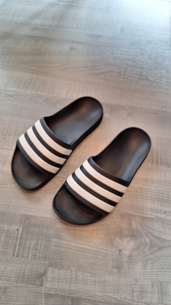 Adidas slipper mt 37, Ophalen, Adidas, Jongen of Meisje, Schoenen