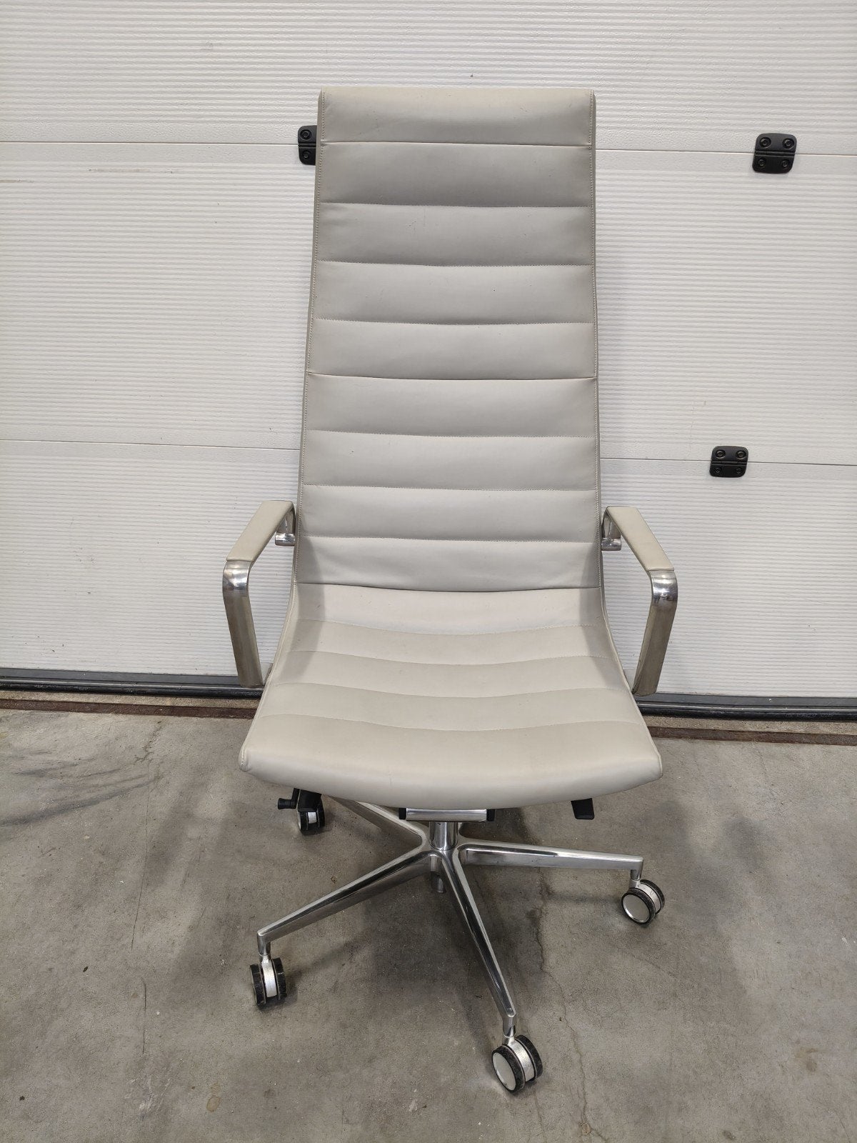 Un cadre de Frezza Key endommagé, Enlèvement, Comme neuf, Beige, Chaise de bureau