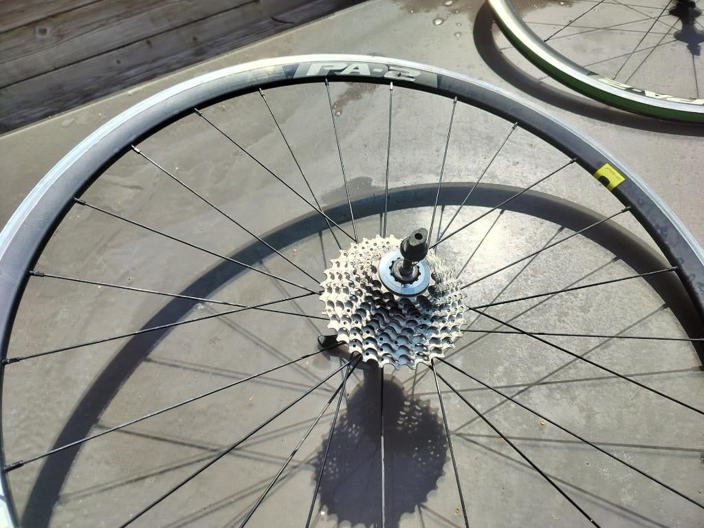 Wielset met casette, Fietsen en Brommers, Fietsonderdelen, Wiel, Overige materialen, Zo goed als nieuw, Racefiets