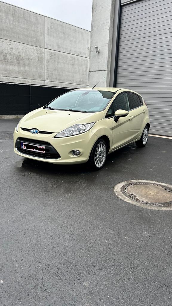 ford fiesta, Autos, Ford, Particulier, Fiësta, Diesel, Hatchback, 5 portes, Boîte manuelle, Vert, Gris, Tissu, Traction avant