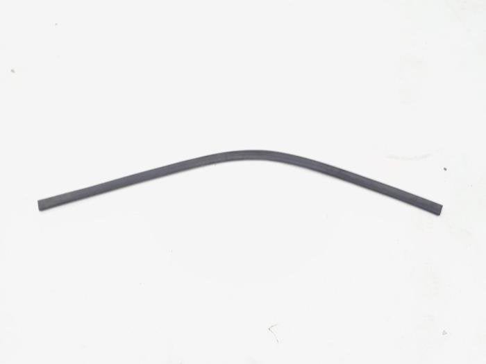 Motorkaprubber van een Audi A4, Gebruikt, -, -, -