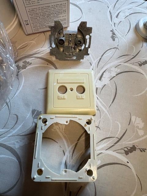 Wandcontactdoos Dinh vintage, Ophalen of Verzenden, Gebruikt, Overige typen