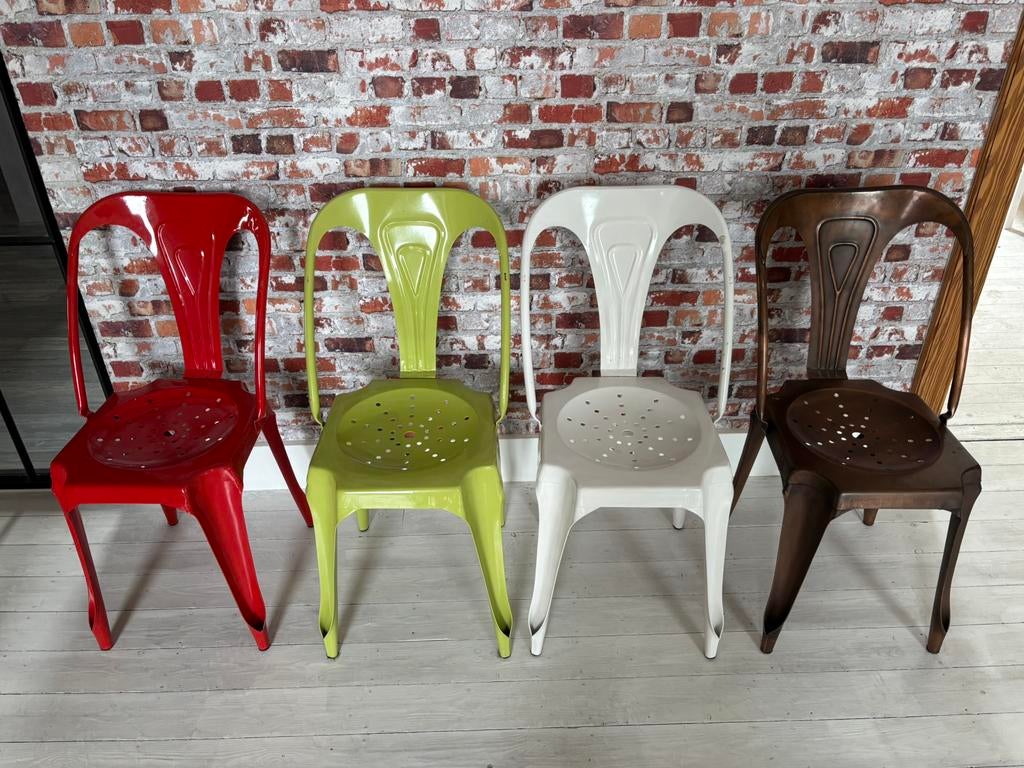 4 gekleurde metalen stoelen, Ophalen, Gebruikt