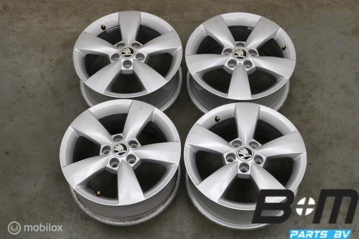 ORIGINEEL! 16 inch velgen Skoda Fabia 2! 5JA601025, Auto-onderdelen, Banden en Velgen, Gebruikt, Velg(en), 16 inch, Personenwagen