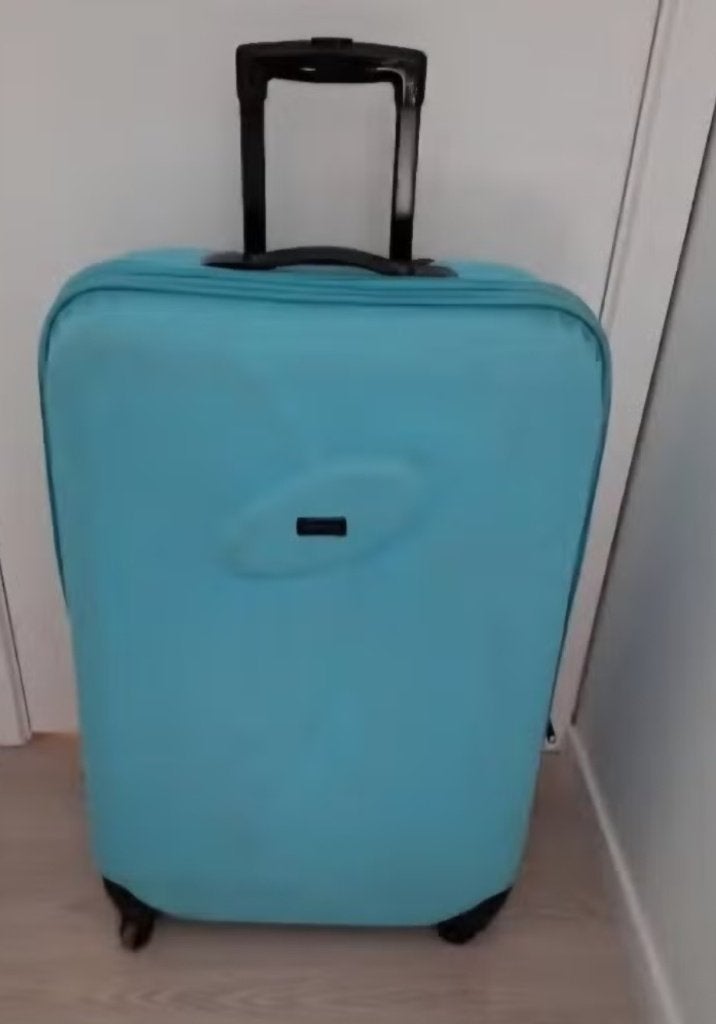 Helderblauwe reiskoffer, Handtassen en Accessoires, Uitschuifbare handgreep, Gebruikt, Hard kunststof, 45 tot 55 cm