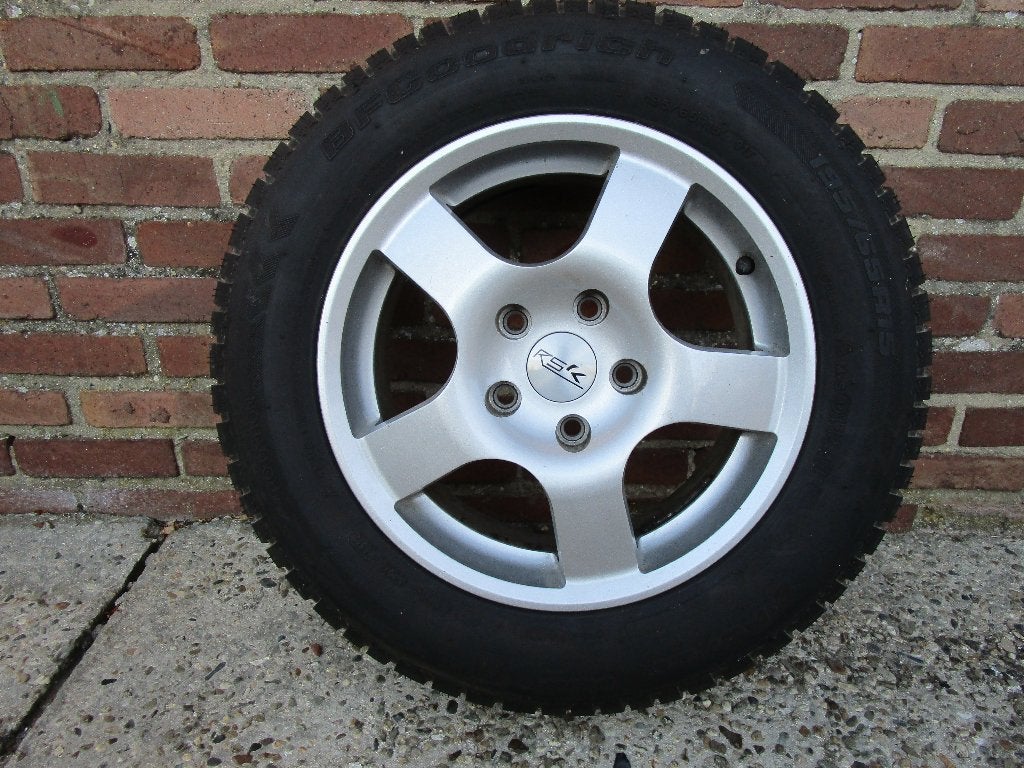 4 winterbanden V.W. golf GTI 195 / 65 R15, Auto-onderdelen, Banden en Velgen, Ophalen, Gebruikt, 15 inch, Banden en Velgen