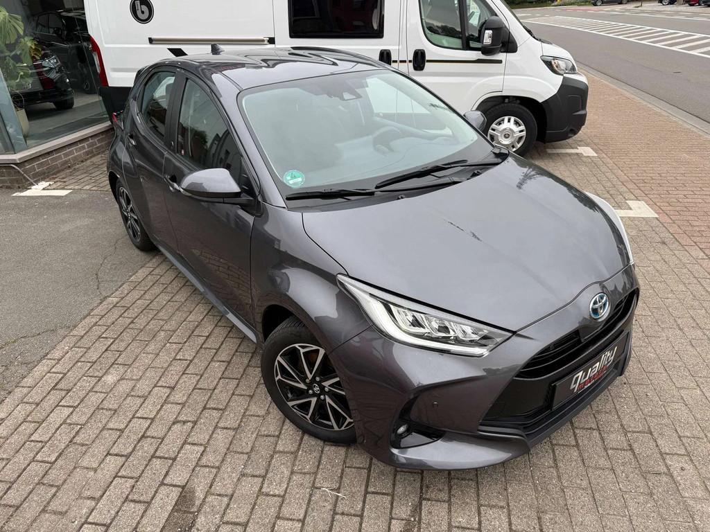 Toyota Yaris Yaris 1.5i HYBRID // ADAPTIEVE CRUISE CONTROLE, Auto's, Automaat, Gebruikt, 1490 cc, Bedrijf