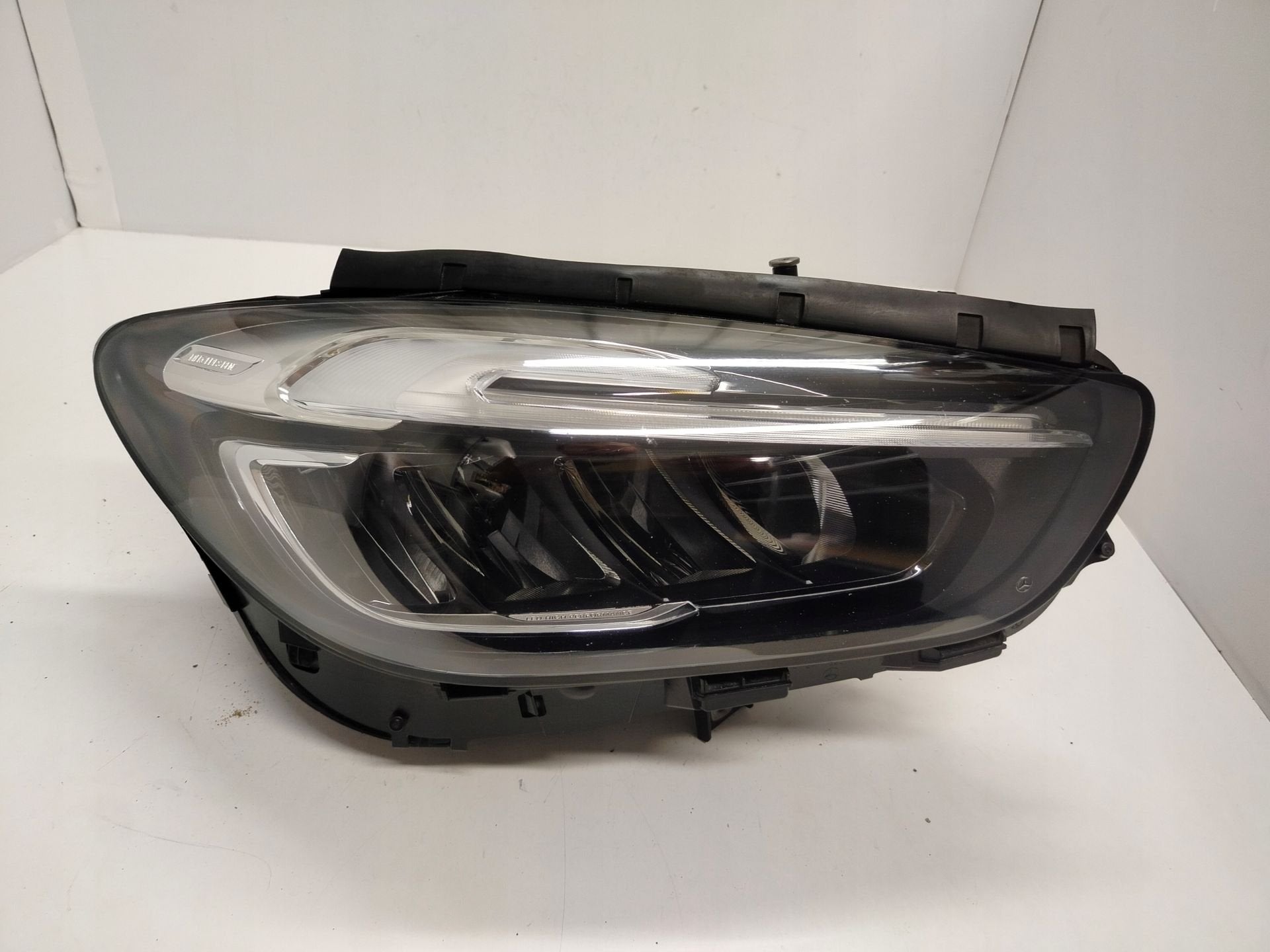 Phare Mercedes Classe B W247 A2479061004, Mercedes-Benz AG, Mercedes-Benz, Utilisé, Mercedesstrasse 120
70372  Stuttgart, DE
