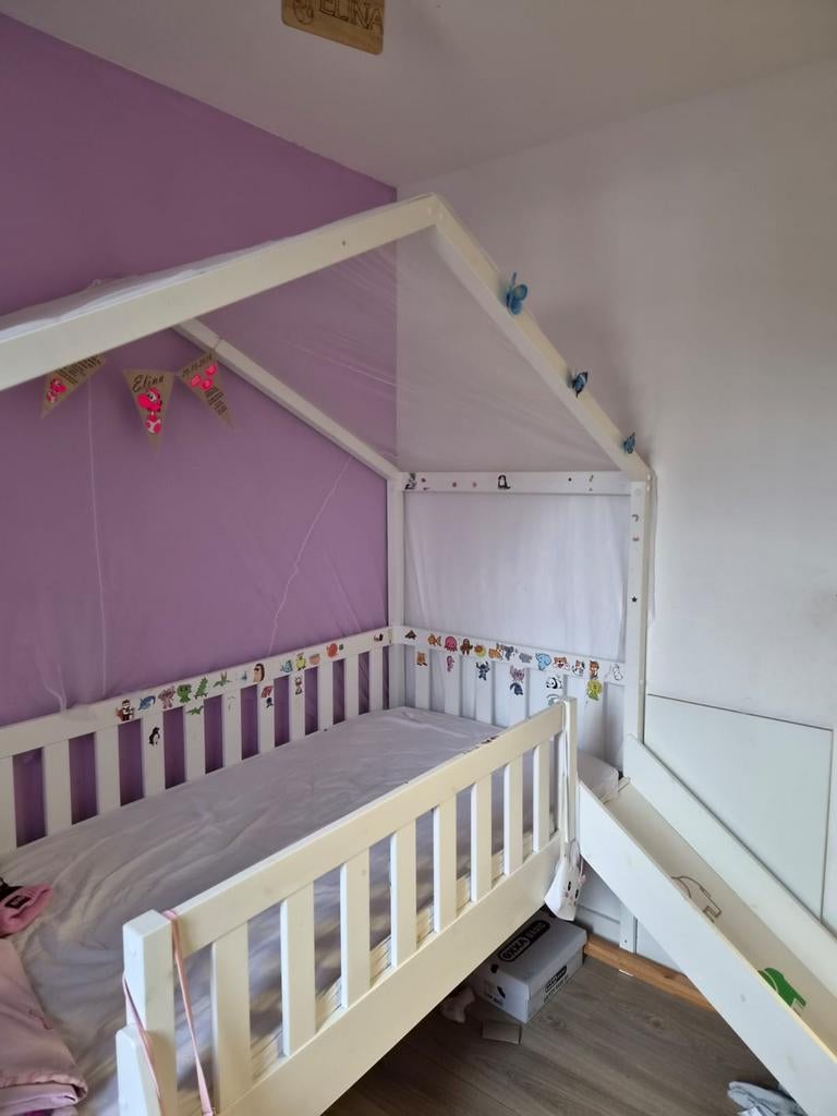 Bed met glijbaan, Ophalen