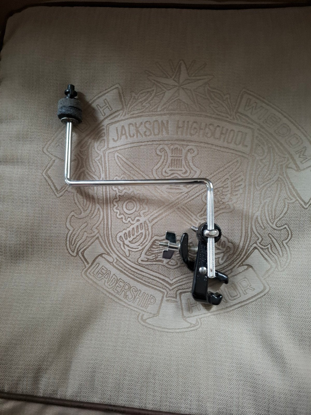 regelbare klem om extra's te monteren op uw drumstel in zgst, Ophalen of Verzenden, Zo goed als nieuw, Drums of Percussie