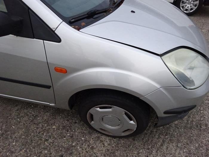 Aile avant droite d'un Ford Fiesta (MOONDUST), -, 3 mois de garantie, -, -