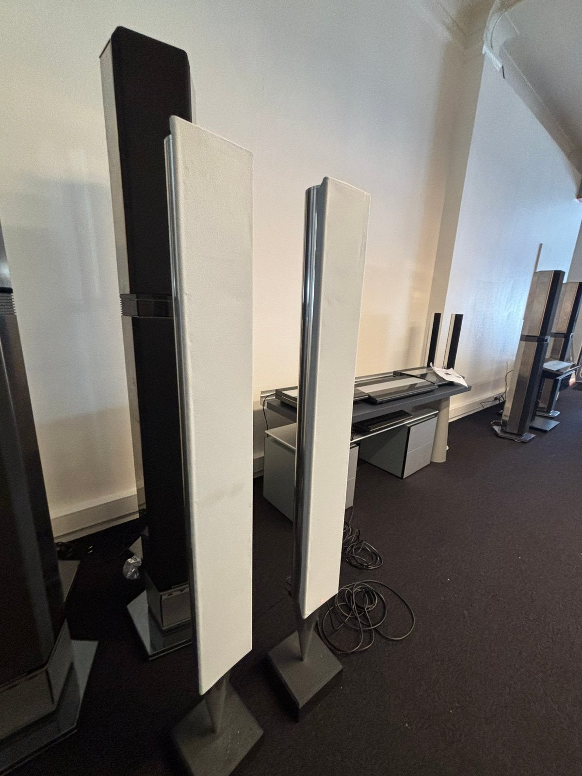Bang&Olufsen 1 Paar Beolab 8000 spealers, Comme neuf, Enlèvement, Enceinte colonne, Entrée AUX