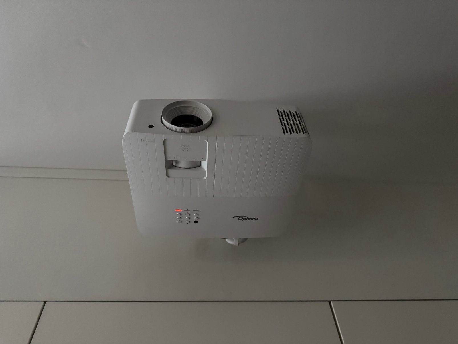 Optoma UHD38x beamer, Ophalen of Verzenden, Zo goed als nieuw